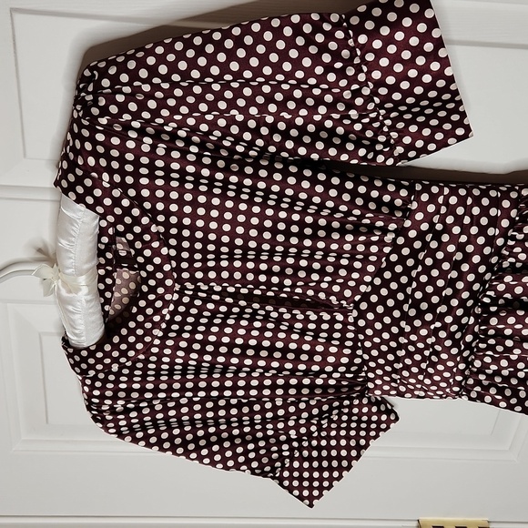 Bcbgmaxazria Satin Maroon/Brown & Ivory Polka Dot Peep Hole Blouse Size S - Picture 5 of 9
